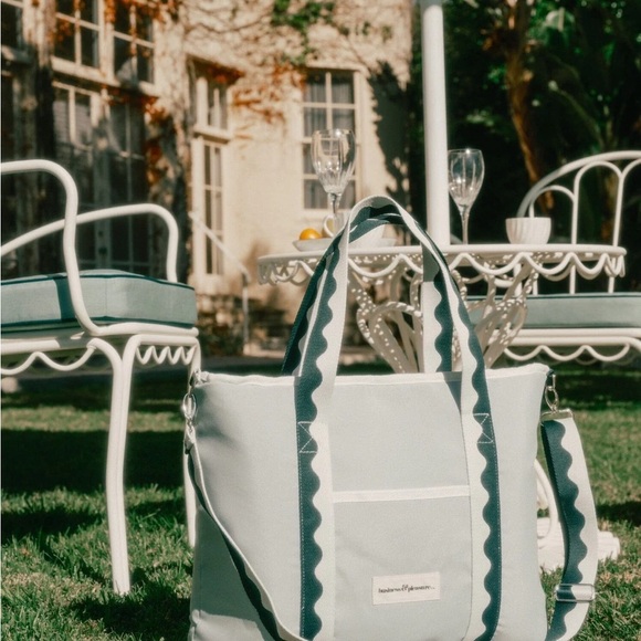 Chic Green and Cream Cooler Tote with Dual Color Handles - Picture 2 of 7